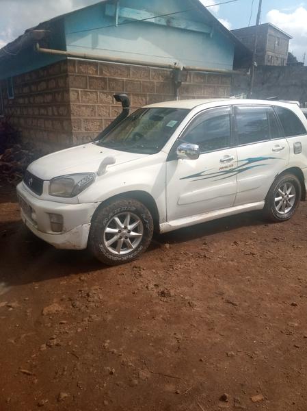 Toyota RAV4 • 2000 • 164,641 km 1