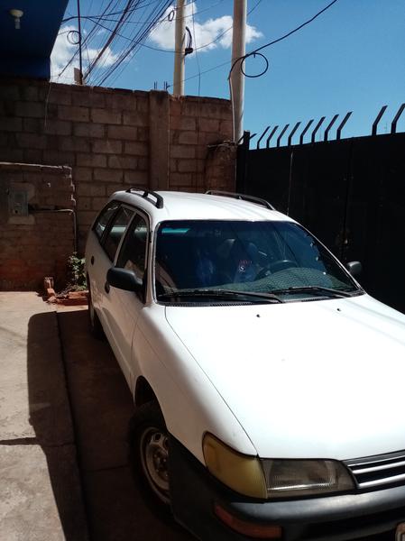 Toyota Corolla • 2001 • 350,000 km 1