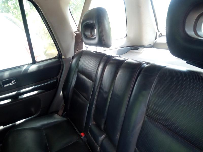 Honda CR-V • 2002 • 235,000 km 6