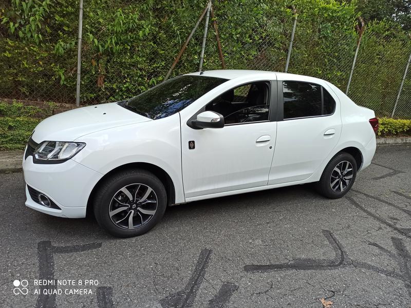 Renault Logan • 2020 • 21,000 km 2