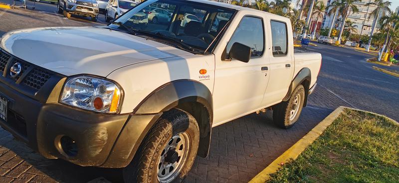 Nissan Np300 frontier • 2014 • 91,100 km 4