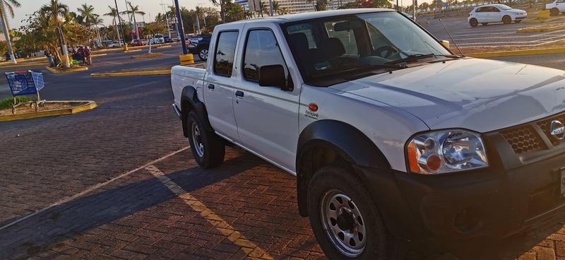 Nissan Np300 frontier • 2014 • 91,100 km 2