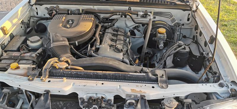 Nissan Np300 frontier • 2014 • 91,100 km 7