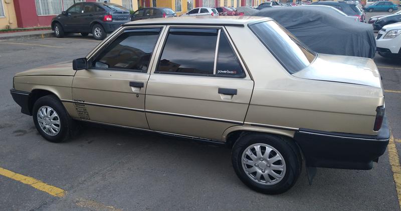 Renault 10 • 1994 • 252,000 km 12