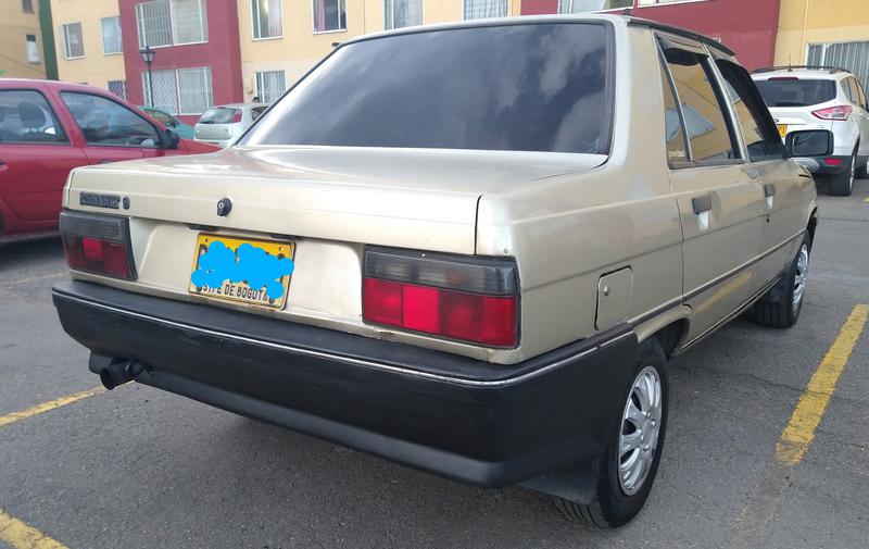 Renault 10 • 1994 • 252,000 km 6
