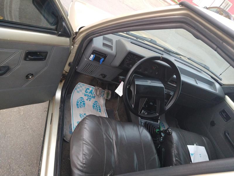 Renault 10 • 1994 • 252,000 km 7