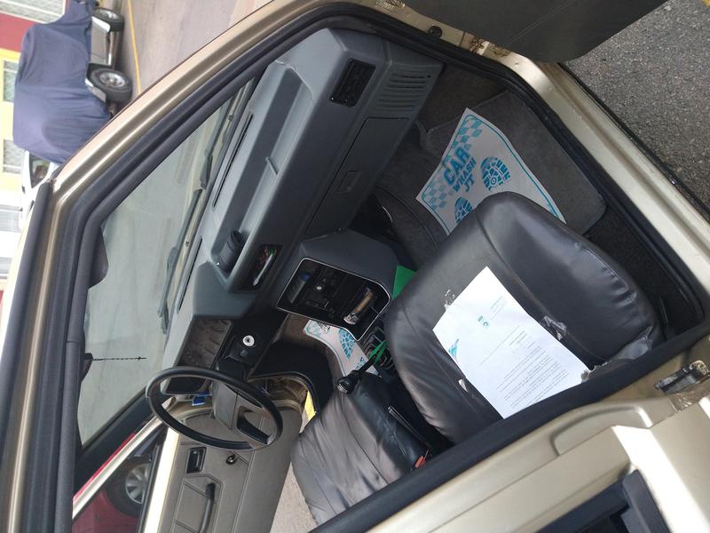 Renault 10 • 1994 • 252,000 km 9