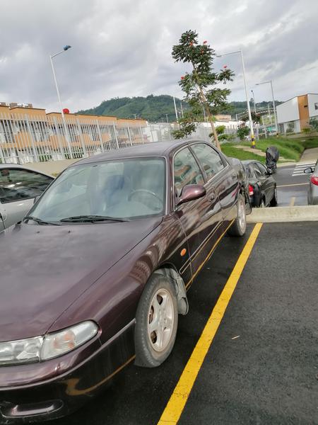 Mazda 626 • 1993 • 200,000 km 2