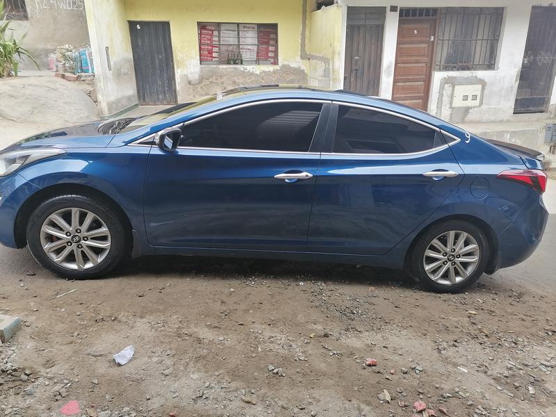 Hyundai Elantra • 2015 • 38,000 km 12
