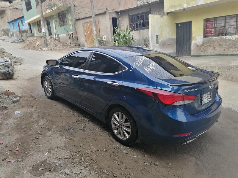 Hyundai Elantra • 2015 • 38,000 km 11