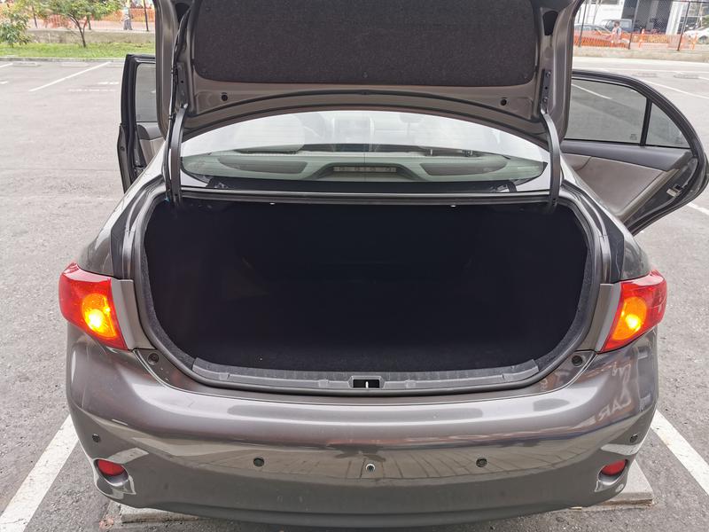 Toyota Corolla sedan • 2011 • 94,000 km 5