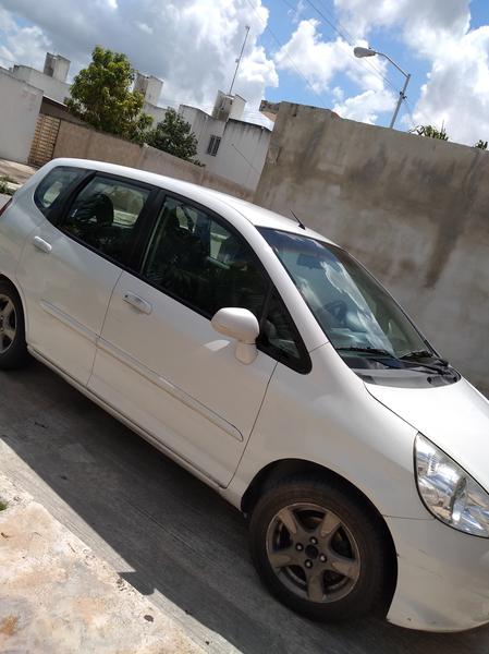 Honda  • 2008 • 18,400 km 1