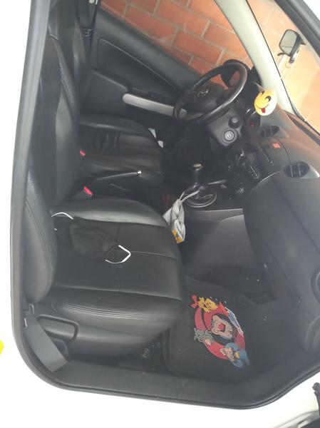 Mazda 2 • 2014 • 62,000 km 4