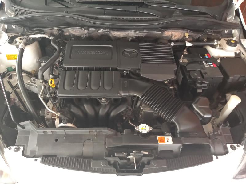 Mazda 2 • 2014 • 62,000 km 2