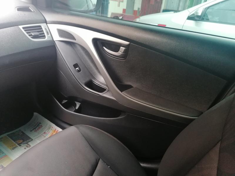 Hyundai Elantra • 2015 • 38,000 km 15