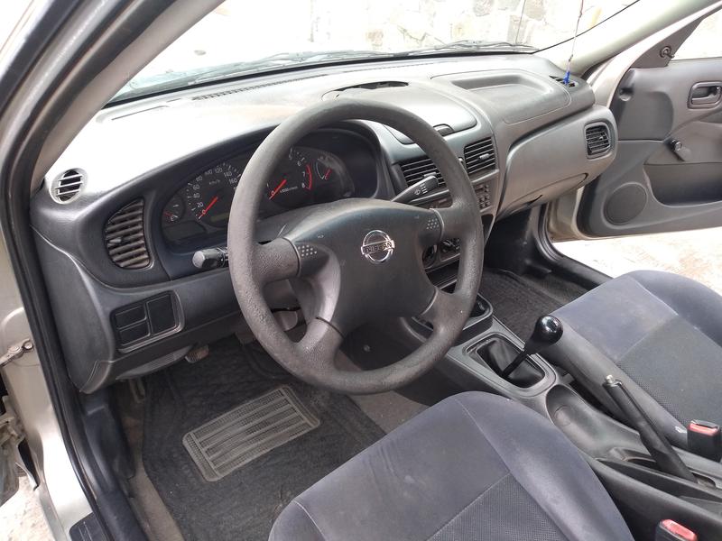 Nissan Sentra • 2006 • 240,000 km 9