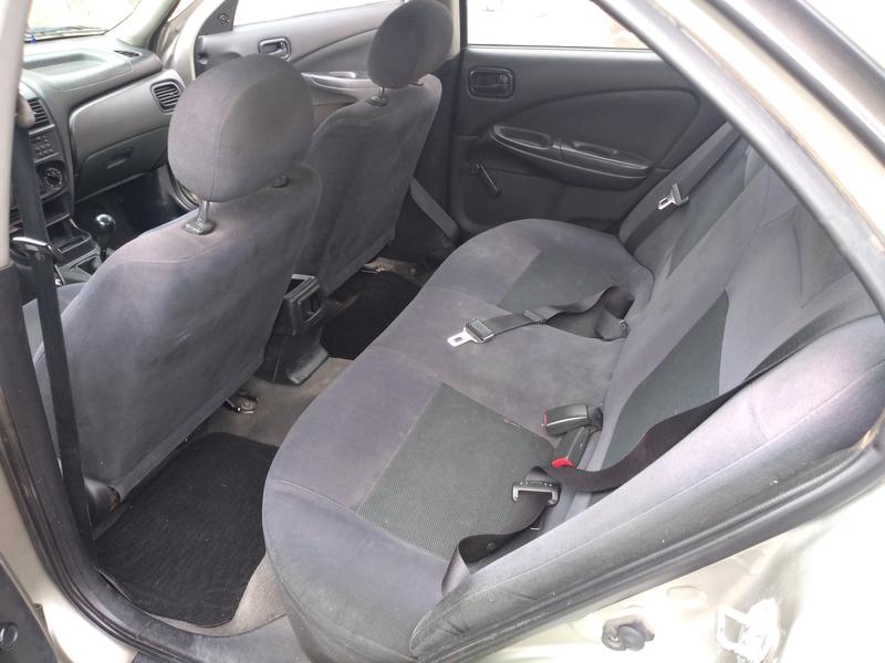 Nissan Sentra • 2006 • 240,000 km 6