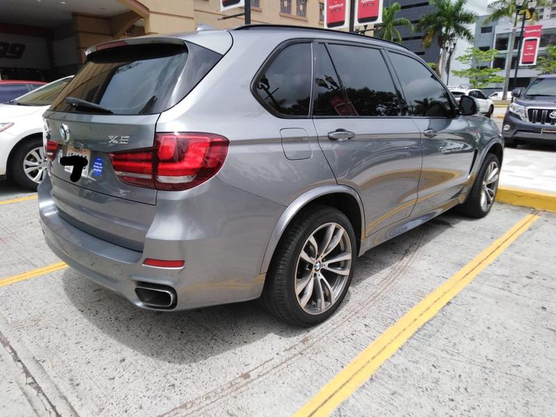 BMW X5 • 2015 • 88,000 km 1