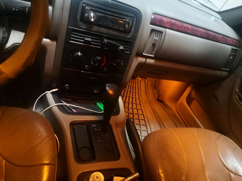 Jeep Grand Cherokee • 2000 • 187,000 km 3