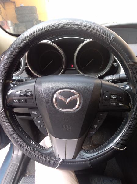 Mazda 3 • 2010 • 119,000 km 4