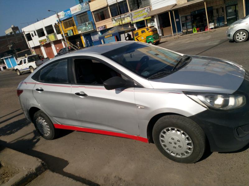 Hyundai Accent • 2012 • 140,403 km 1