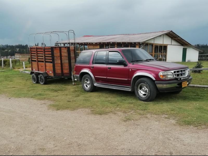 Ford Explorer • 1997 • 215,000 km 7