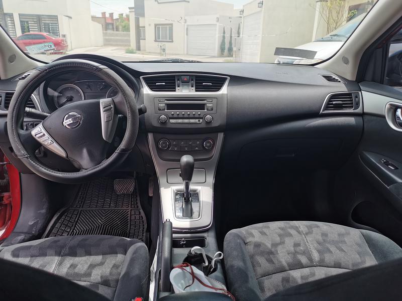 Nissan Sentra • 2013 • 96,000 km 3