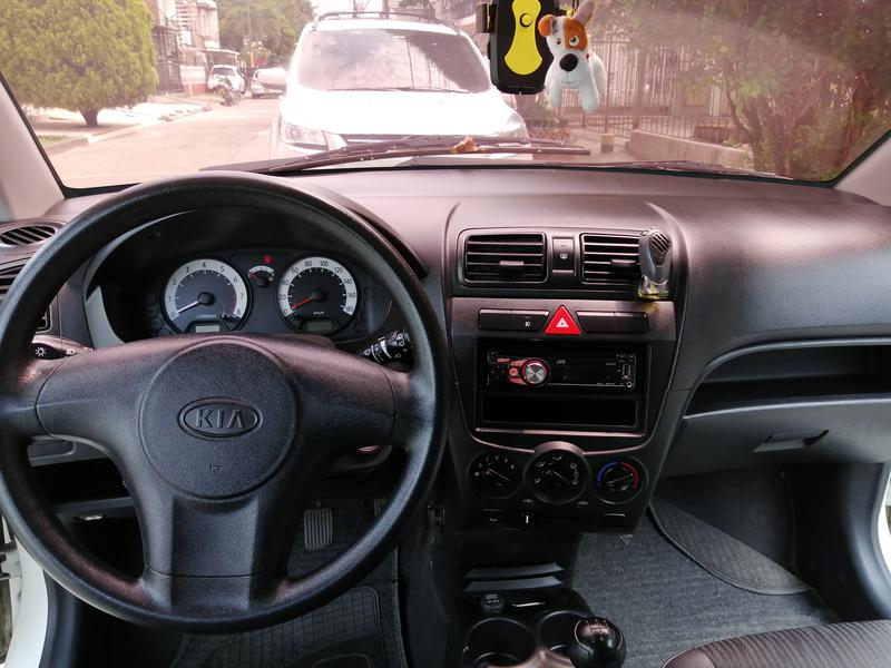 Kia Picanto • 2011 • 80,000 km 3