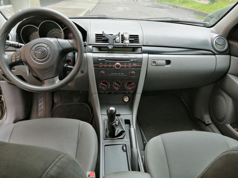Mazda 3 • 2008 • 91,600 km 5