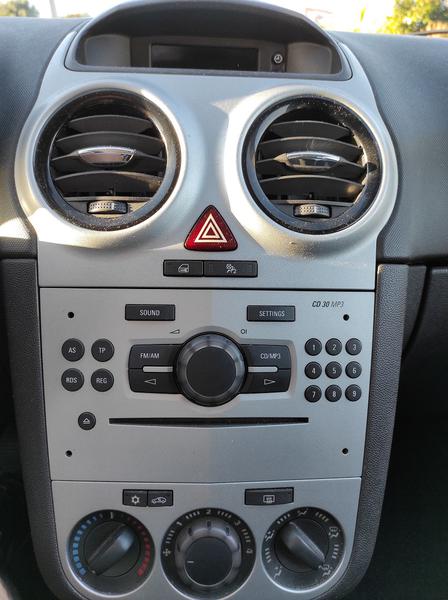 Opel Corsa • 2009 • 119,000 km 9