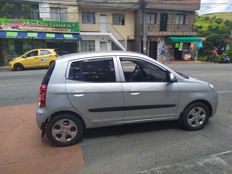 Kia Picanto • 2011 • 120,000 km 2