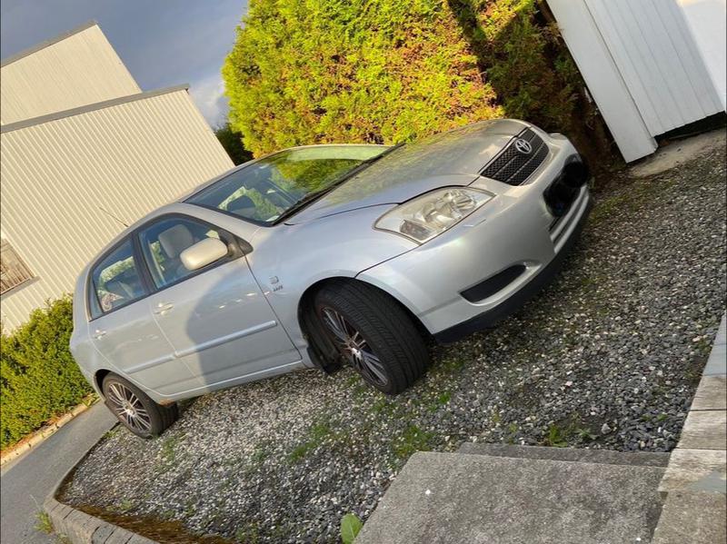 Toyota Corolla • 2003 • 178,000 km 1