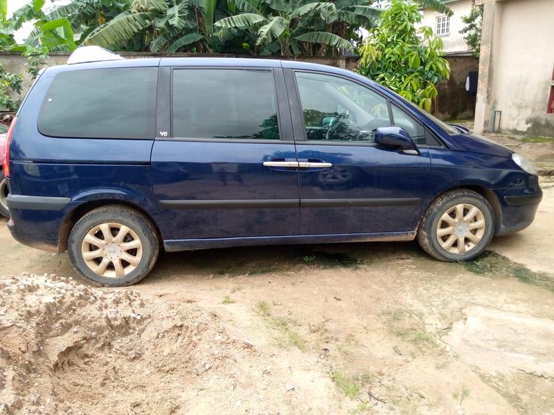 Peugeot  • 2003 • 210 km 5