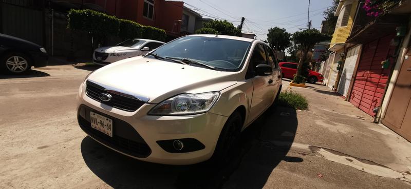 Ford Focus • 2010 • 132,000 km 9