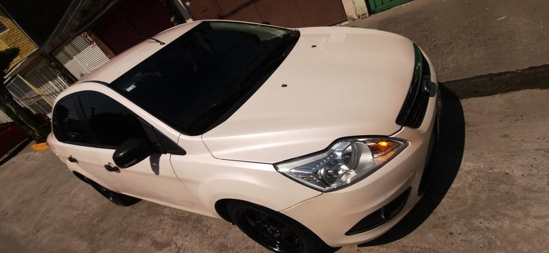 Ford Focus • 2010 • 132,000 km 3