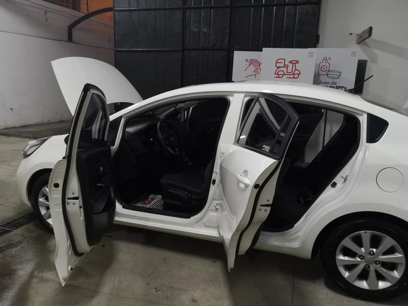 Kia Rio sedan • 2012 • 36,000 km 11