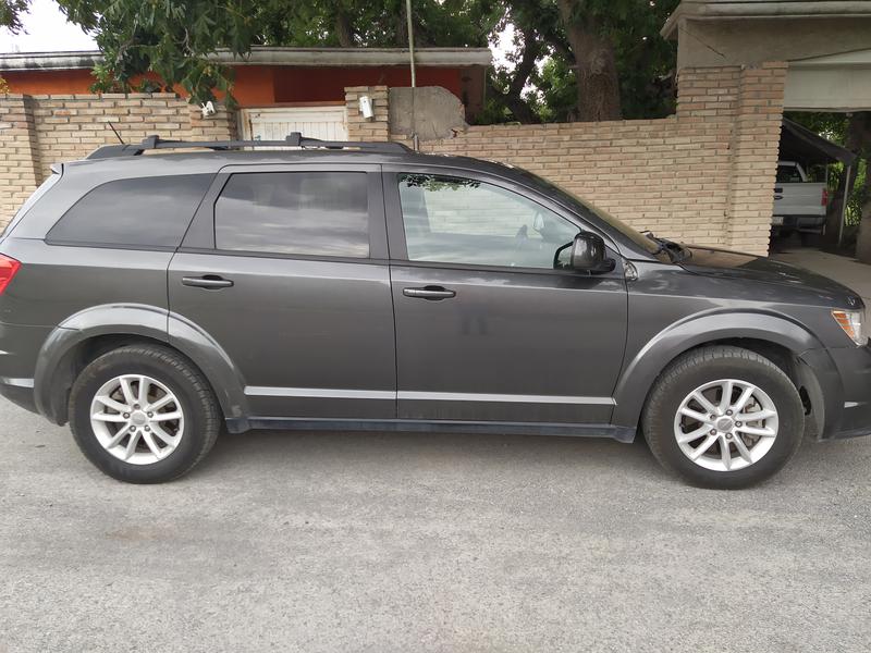 Dodge  • 2015 • 96,000 km 4