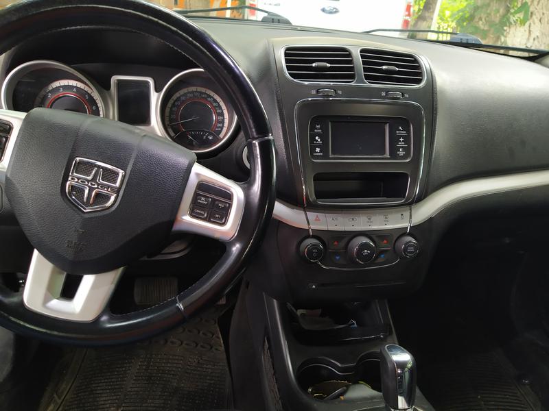 Dodge  • 2015 • 96,000 km 3