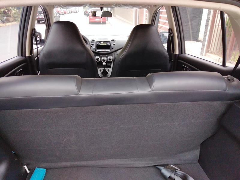 Hyundai i10 • 2010 • 25,700 km 11