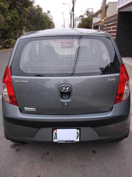 Hyundai i10 • 2010 • 25,700 km 2