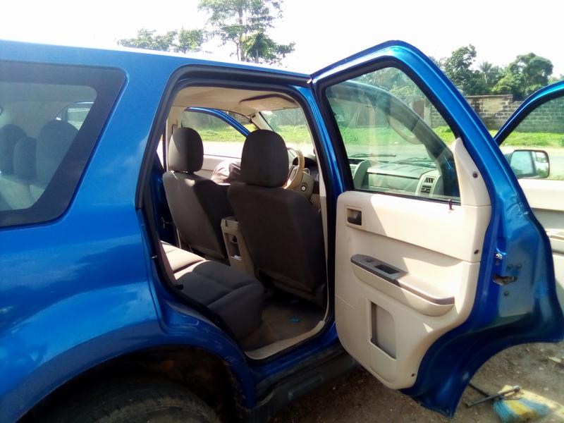 Ford Escape • 2012 • 25,342 km 4