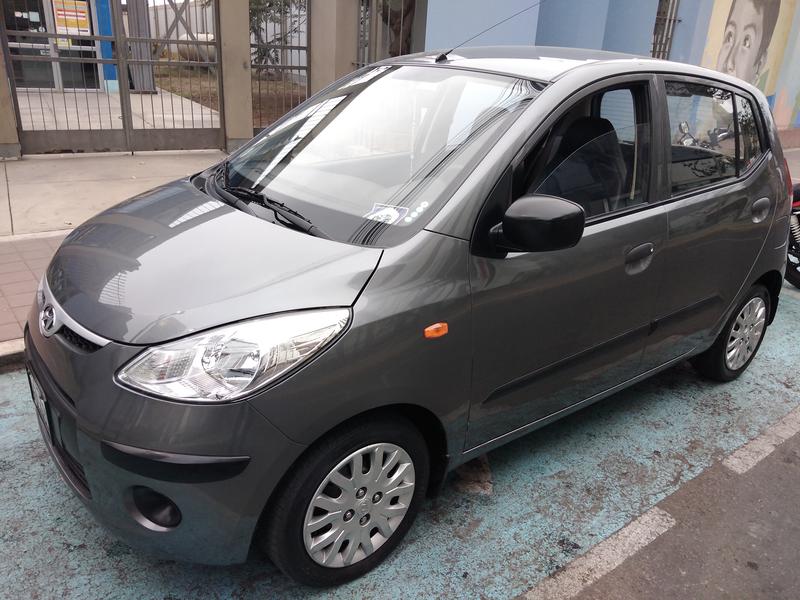 Hyundai i10 • 2010 • 25,700 km 14