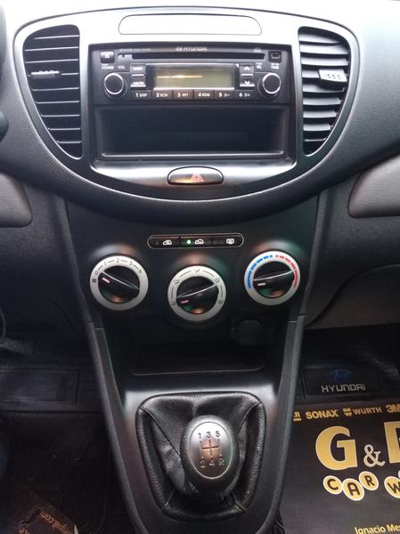 Hyundai i10 • 2010 • 25,700 km 7
