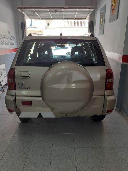 Toyota RAV4 • 2005 • 190,000 km 2