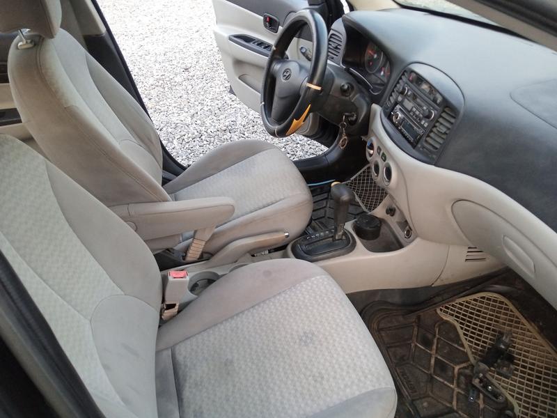 Hyundai Accent • 2010 • 120,588 km 6