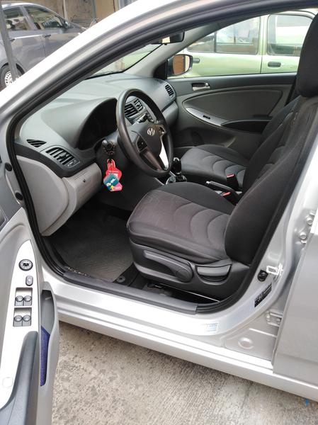 Hyundai  • 2017 • 68,000 km 5