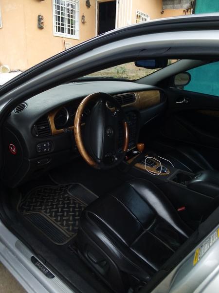 Jaguar S-Type • 2007 • 105,000 km 1