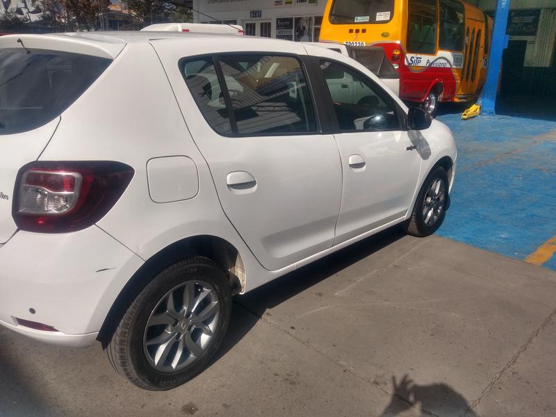 Renault Sandero • 2017 • 730,000 km 2