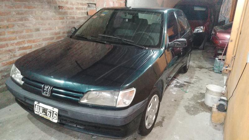 Peugeot 306 • 1998 • 175,000 km 1