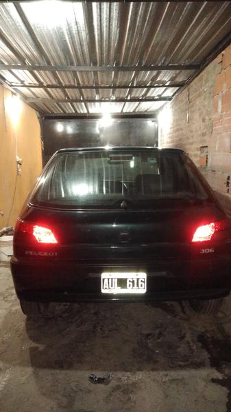 Peugeot 306 • 1998 • 175,000 km 3
